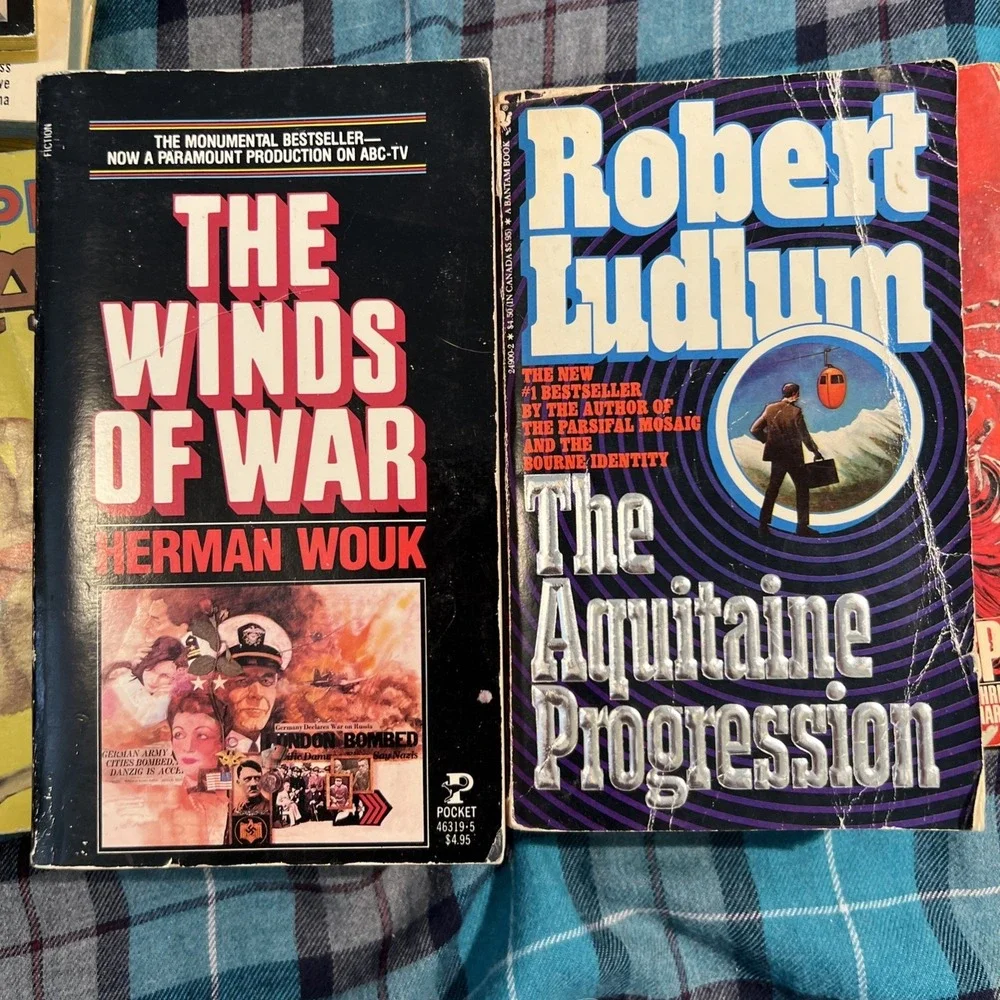Vintage 12 Books Paperback‎ Lot, MAD, Science Fiction, Adventure, Horror, Crime
